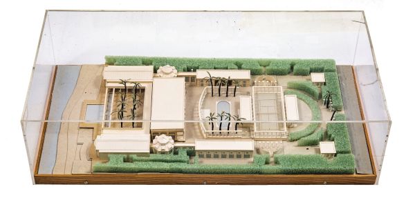 original 1980s-1990s museum quality stanley tigerman architectural presentation model with bonnet display case