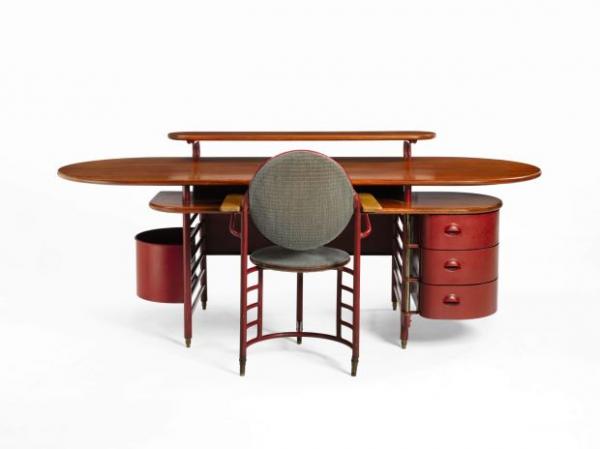Frank Lloyd Wright desk, chair, absent from auction site